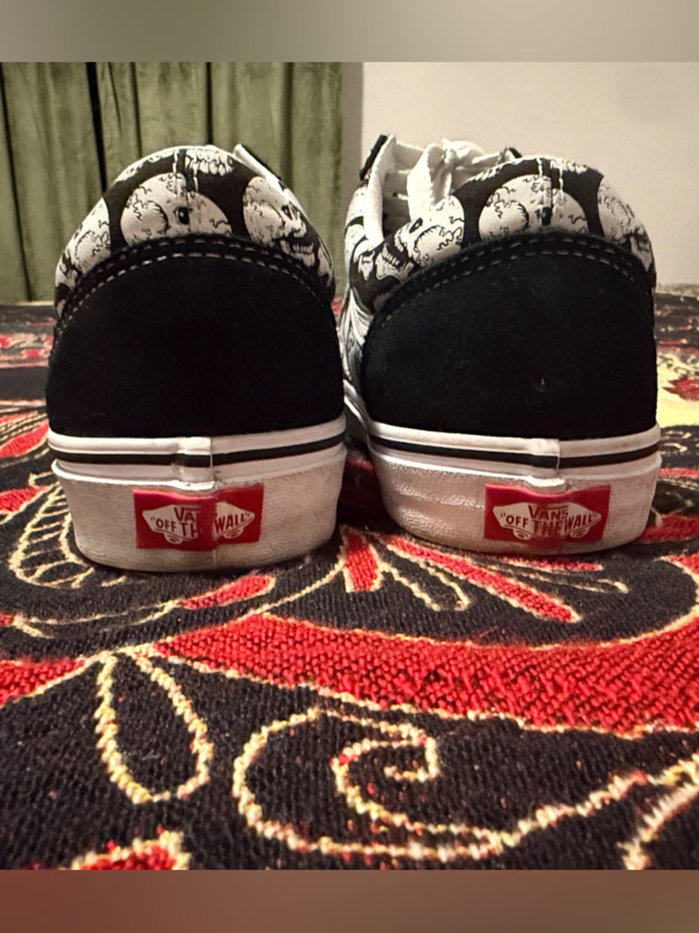 Like New Vans Black & White Low-Top Skate Shoes with Skull Print - Picture 4 of 8